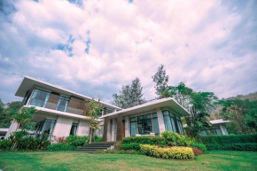 18Villa 3 Bedrooms Mountain View